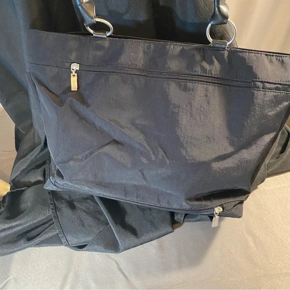 Baggallini set of two purses, one shoulder strap, one adjustable Crossbody black - Picture 7 of 15